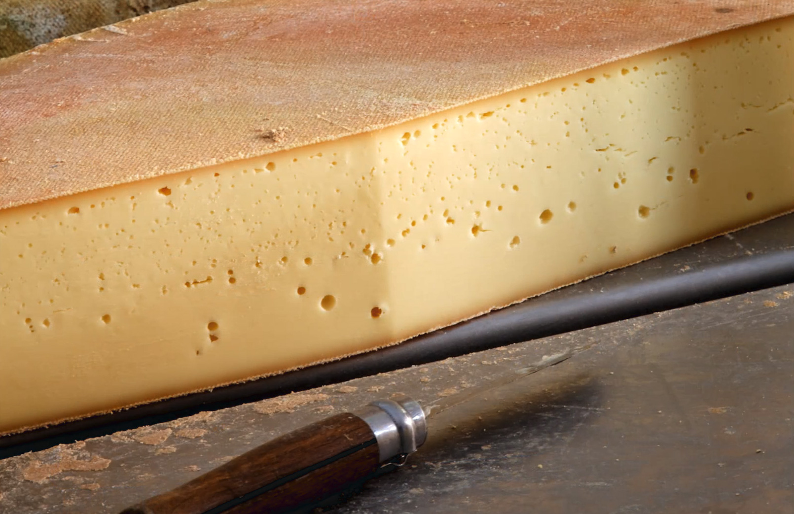 Fabrication de Fromages de Savoie à la Fruitière de la Chapelle d'Abondance