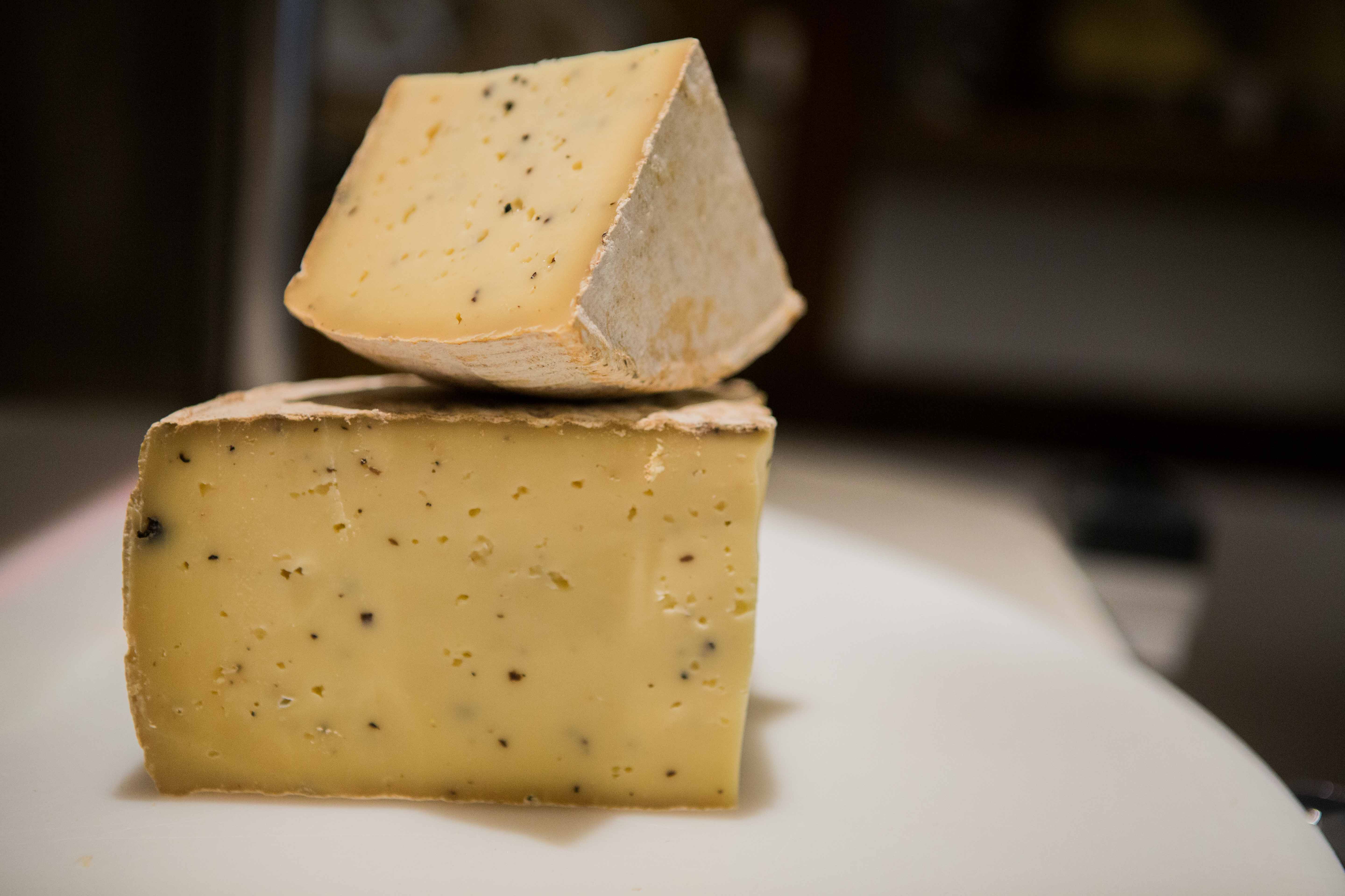 Notre produit Fromage à Raclette Maison à la Truffe
