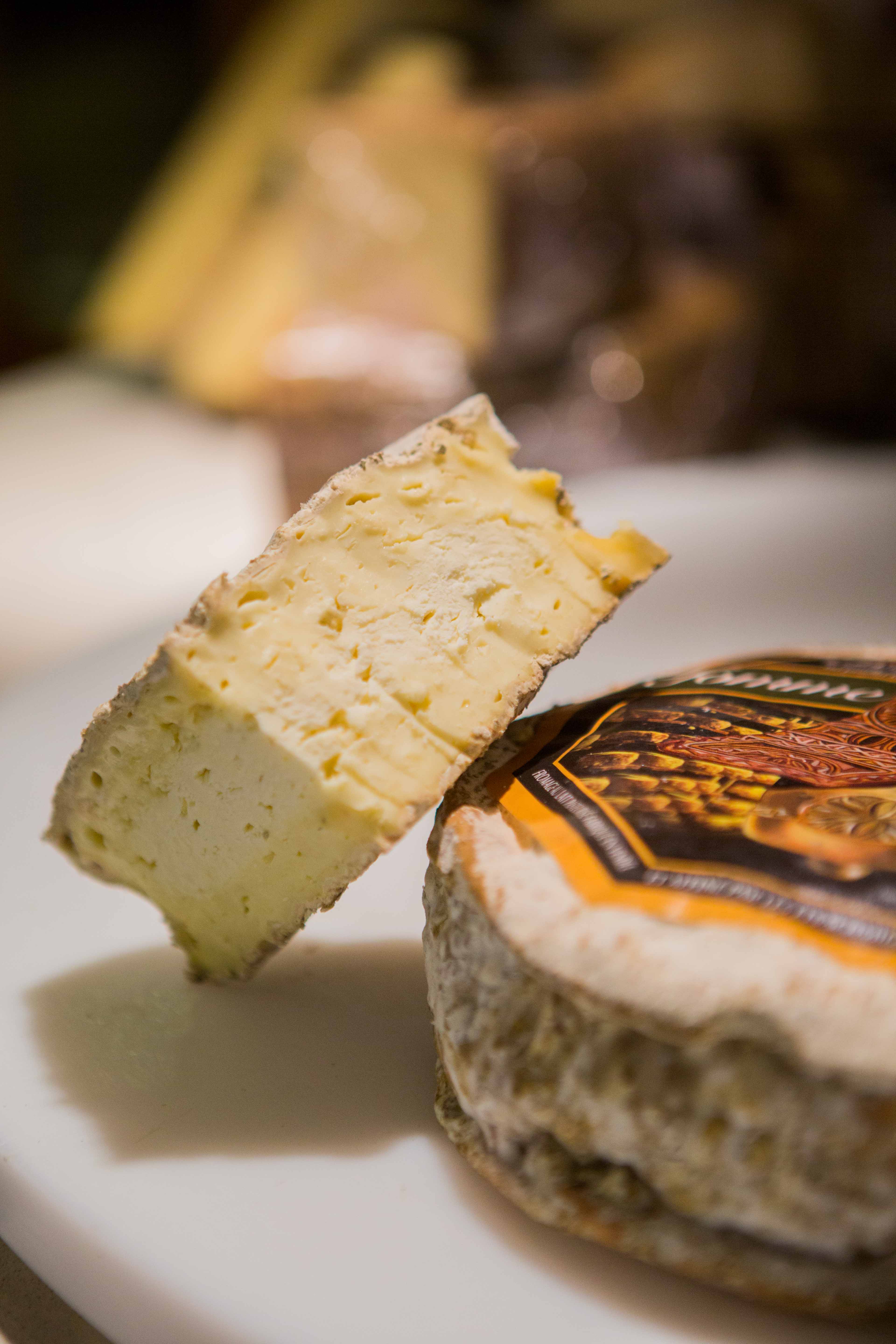 TOMME CRAYEUSE EN 1/2 pièce